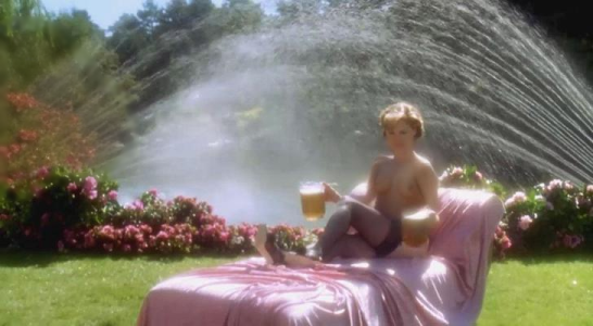 julie-bowen-nude-35 fake.png