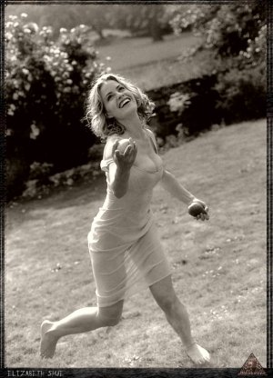 elizabeth_shue (2).jpg