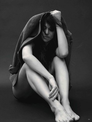 Charlotte-Gainsbourg-Feet-mmmmm26.jpg