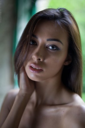 0004-15 thefappeningblog.com.jpg