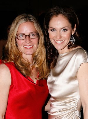 Amy Brenneman & Elisabeth Shue - At The Inaugural Purple Ball, Jan 20, 2009 1c2daf24309312.jpg