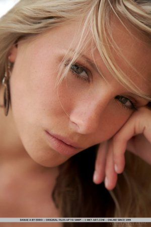 danae-a-bydolo-14 thefappeningblog.com.jpg