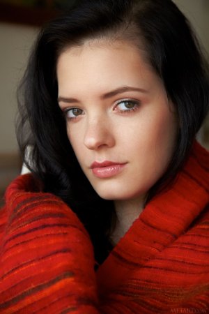 kinky-young-seductress-peels-off-her-clothes-and-unveils-her-sex-assets-01 thefappeningblog.com.jpg