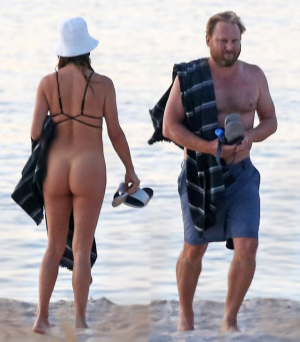 Kate_Walsh_Bikini_Pic_4 fake.png