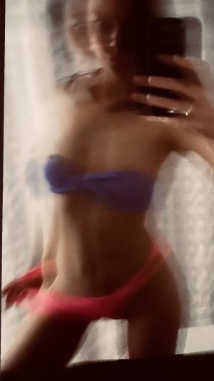 Lauren German TheFappeningBlog.com 2.jpg