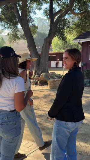 Bailee Madison - black top and jeans 0930__2_.jpg