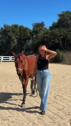 Bailee Madison - black top and jeans 0930__6_.jpg