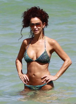 sofia-milos-in-bikini-on-a-beach-in-miami-v0-g0idswzla2ad1.jpeg