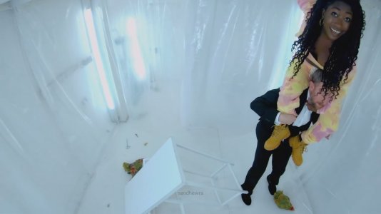 Taskmaster - s13e01 - The Noise That Blue Makes.mkv_20251004_150045.348.jpg