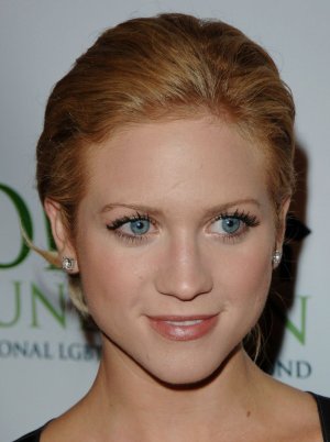 brittany-snow-at-point-foundation-award-ceremony-11-03-2007-1.jpg