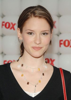 chyler-leigh-at-fox-summer-all-star-party-07-29-2005-3.jpg