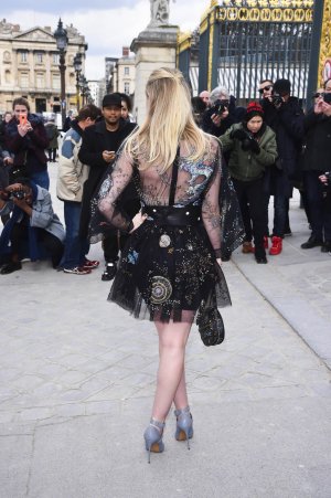 2025-09-27_1nrotlu_4_2016 Valentino Outside Arrivals.jpg