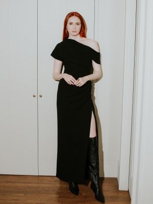 Karen_Gillan_in_a_black_dress_09-12-20250001.jpg
