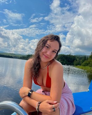 Courtney Sarault (3).jpg