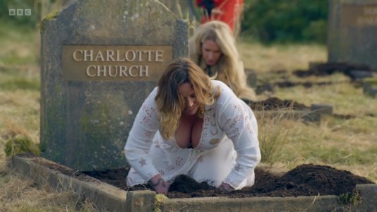 Charlotte.Church_Celebrity.Traitors_s01e01_sausages-006.jpg Charlotte.Church_Celebrity.Traitors_s01e01_sausages-006.jpg