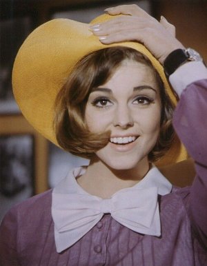 Susan Saint James 1uqYzl51qiflw2o1.jpg