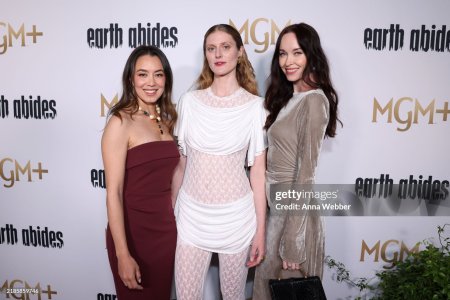 gettyimages-2185859746-2048x2048 with Hilary McCormack and Elyse Levesque.jpg
