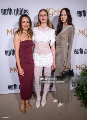 gettyimages-2185863482-2048x2048 with Hilary McCormack and Elyse Levesque.jpg