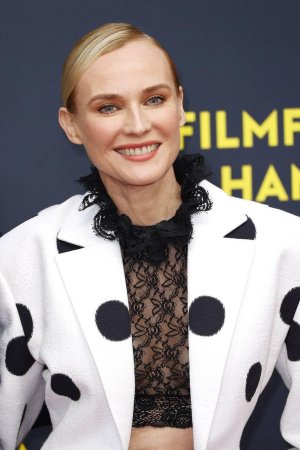 Diane_Kruger_at_the__Amrum__Premiere_During_Film_Festival_Hamburg_09-27-20250001.jpg