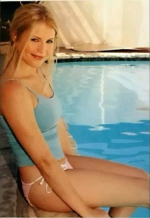 Alison MacInnis 1.jpg