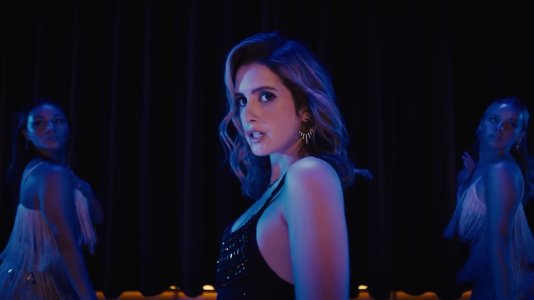 Laura_Marano_-_YOU__Baggage___Official_Video___22_.jpg