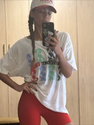 Jessica Alba in short tights 2.jpg