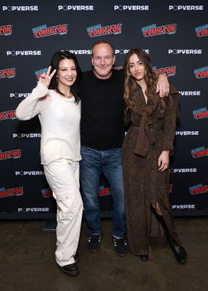 Chloe Bennet & Ming-Na Wen - Agents of S.H.I.E.L.D Reunion panel during New York Comic Con - O...jpg