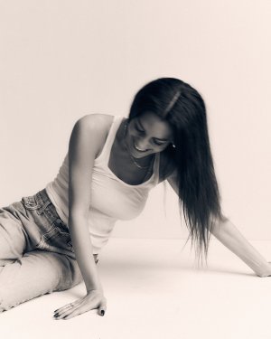 Inbar Lavi - posing for photos il__2_.jpg