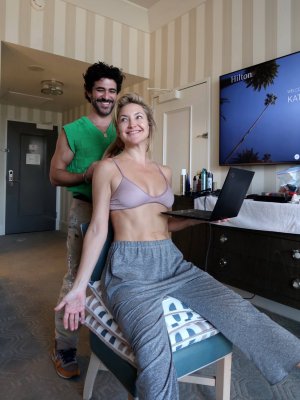 Kate Hudson - Bra 1.jpeg