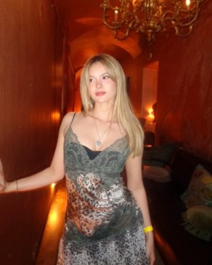 Mia Jenkins (14).jpg