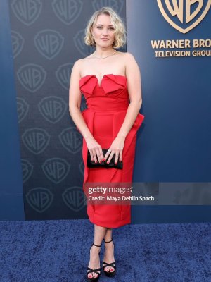 Emily Osment 1000125115.jpg