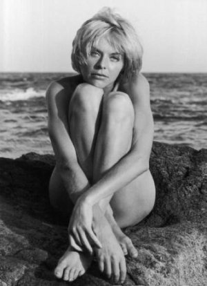 Susannah York 1960s -p9ryylqLww1wbb6m3.jpg