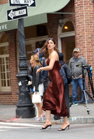 Monica_Barbaro_at_the_movie_set_of__One_Night_Only__in_New_York_10-13_14_15-20250003.jpg
