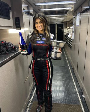 Hailie Deegan (3).jpg