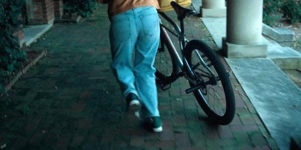 Bella Thorne - Saint Clare (2024) OR1rxoRV_o.jpg