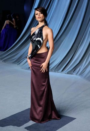 jenna-at-5th-annual-academy-museum-gala-los-angeles-ca-v0-yypoqtf0hzvf1 (2).jpg