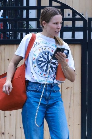 Out in Los Angeles - Aug 2, 2024501015041_1-6.jpg