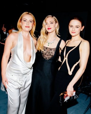 Joey King attends the Academy Museum 5th Annual Gala in LA 1__22_.jpg