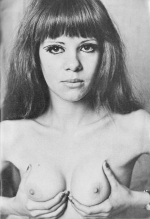 Madeleine & Mary Collinson - CollinsonTwinsBC03.jpg