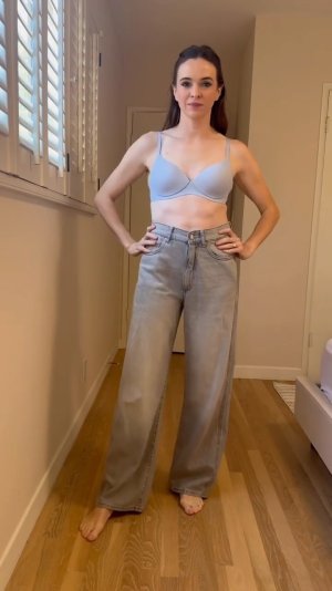 Danielle Panabaker - in bra and jeans_4_.jpg