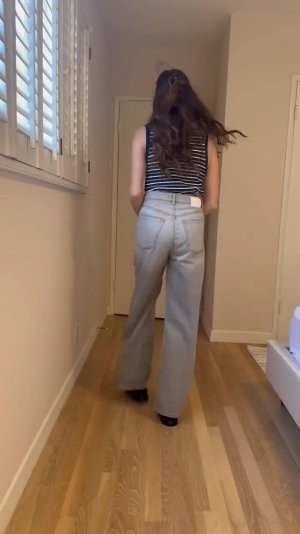 Danielle Panabaker - in bra and jeans_5_.jpg