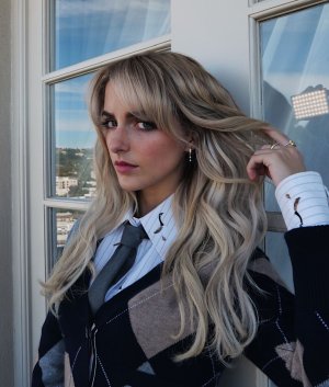 Mckenna Grace - c4.jpg