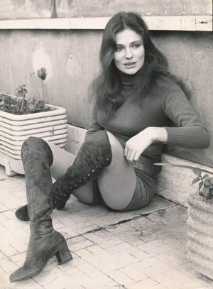 Jacqueline Bisset - Fbba8757e8a1de98e6067185bf0c02bf B0171912.jpg