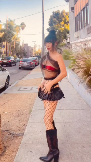 Screenshot 2025-10-25 at 11-23-08 uHhm2-SvBAW.mp4.png