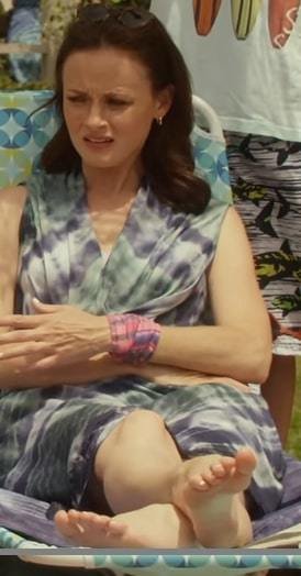 Alexis-Bledel-Feet-8182291.jpg