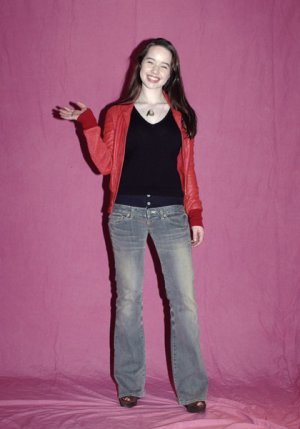 annapopplewell-narnia-tokyo-photocall-3bc13c17562000.jpg