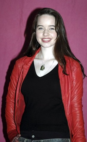annapopplewell-narnia-tokyo-photocall-cb5e1117561998.jpg