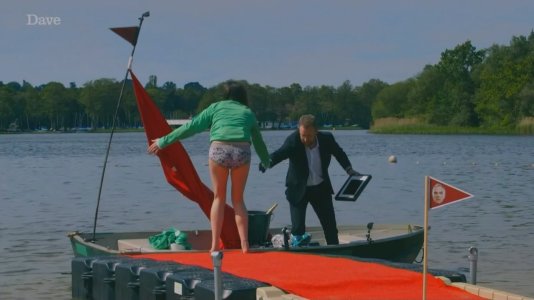 Taskmaster - s05e01 - Dignity Intact.mkv_20251029_195203.012.jpg