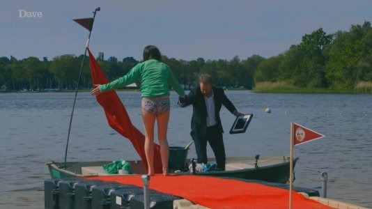 Taskmaster - s05e01 - Dignity Intact.mkv_20251029_195215.277.jpg