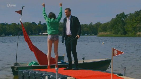 Taskmaster - s05e01 - Dignity Intact.mkv_20251029_195324.727.jpg